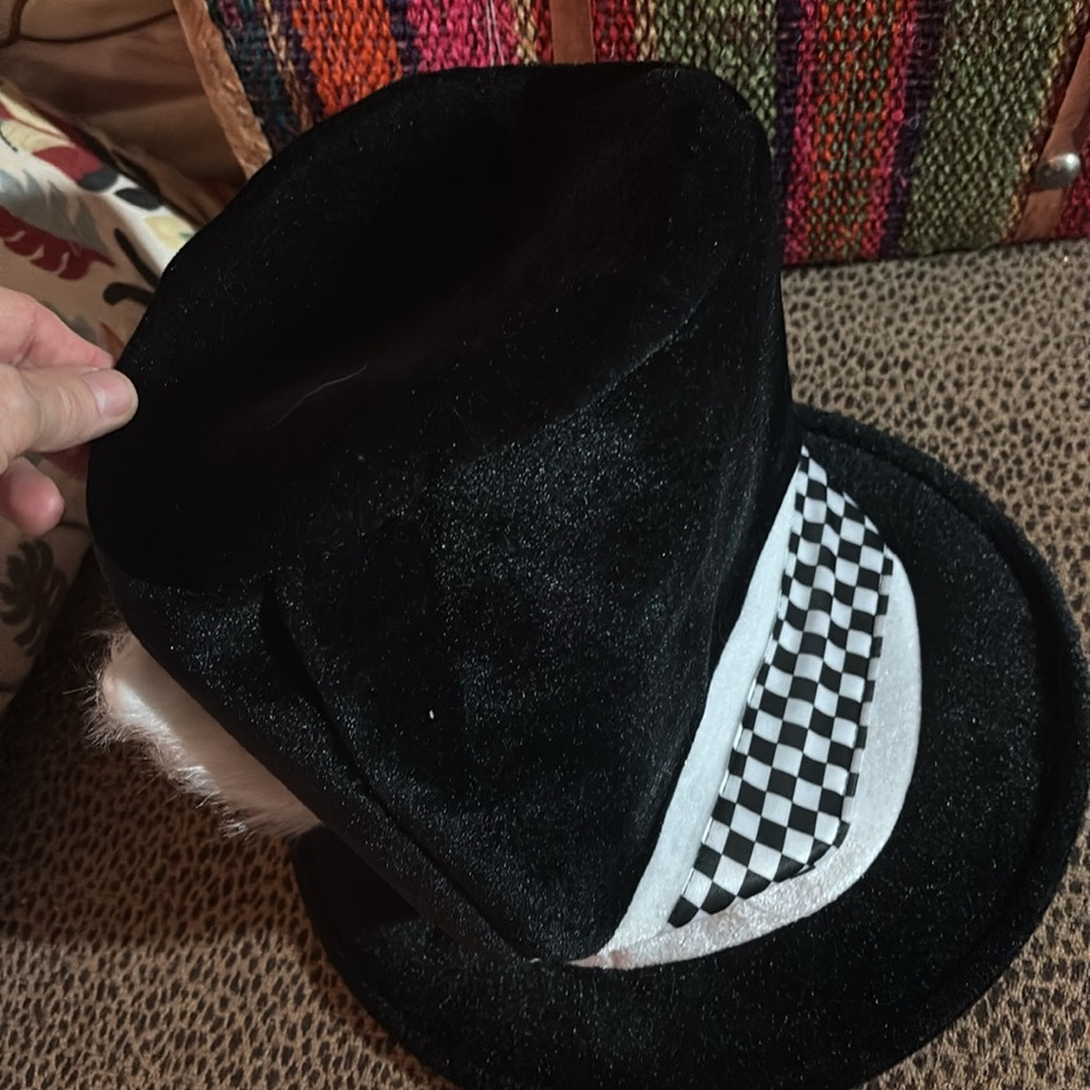 Magic Rabbit Hat - Picture 3 of 6